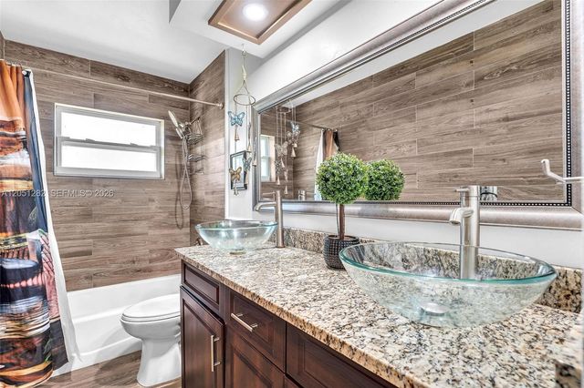 411 Wilma Circle, Riviera Beach, FL 33404
