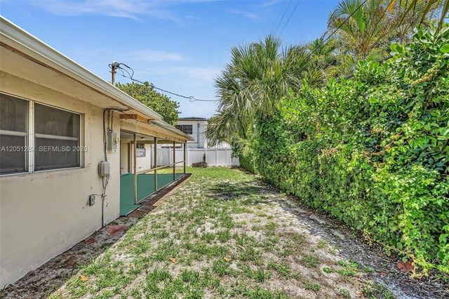 411 Wilma Circle, Riviera Beach, FL 33404