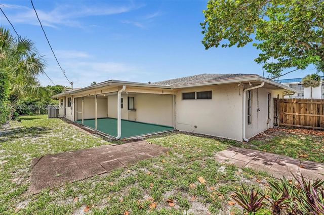 411 Wilma Circle, Riviera Beach, FL 33404
