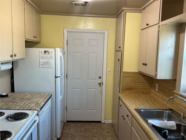 6019 NW 47th Street, Warr Acres, OK 73122