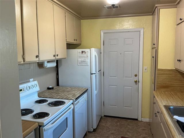 6019 NW 47th Street, Warr Acres, OK 73122