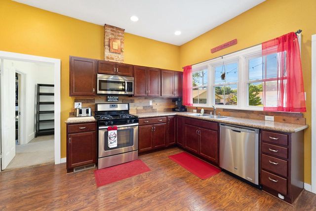 1406 Charles STREET, La Crosse, WI 54603