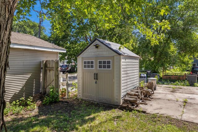1406 Charles STREET, La Crosse, WI 54603