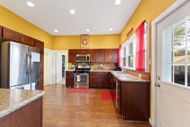 1406 Charles STREET, La Crosse, WI 54603