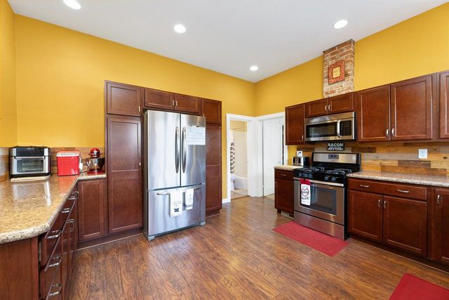 1406 Charles STREET, La Crosse, WI 54603