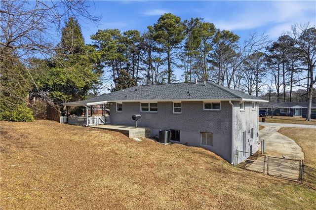 2467 Elmwood SE Circle, Smyrna, GA 30339