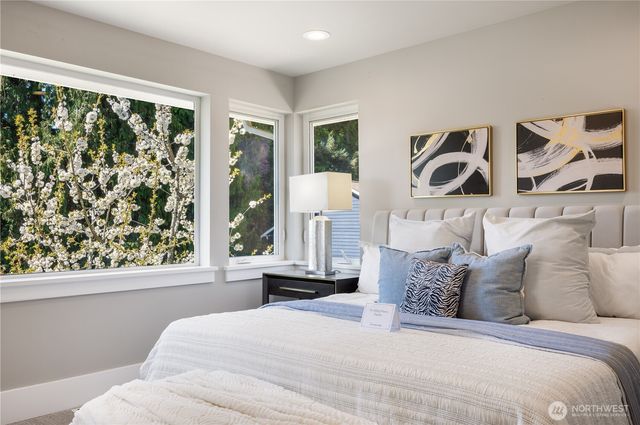 10015 131st Place NE, Kirkland, WA 98033