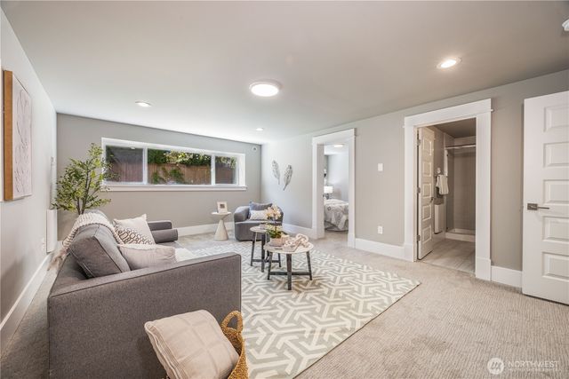 10015 131st Place NE, Kirkland, WA 98033