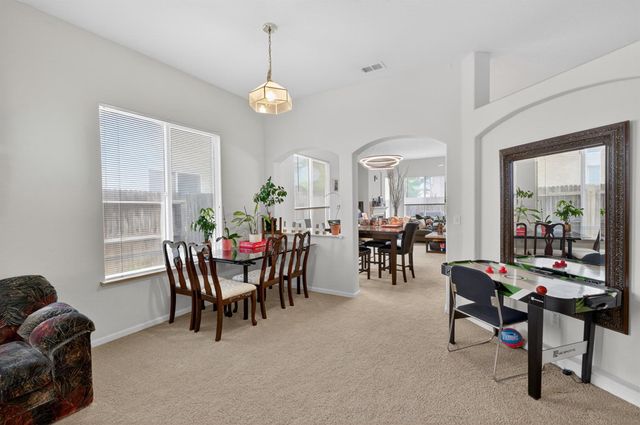9042 Warmsprings St, Elk Grove, CA 95758