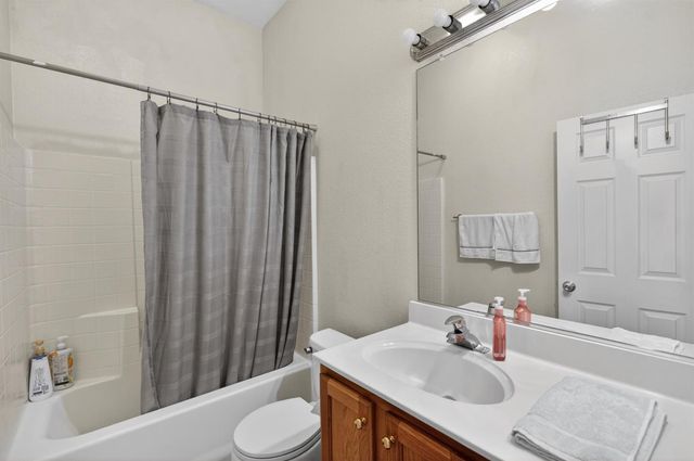 9042 Warmsprings St, Elk Grove, CA 95758