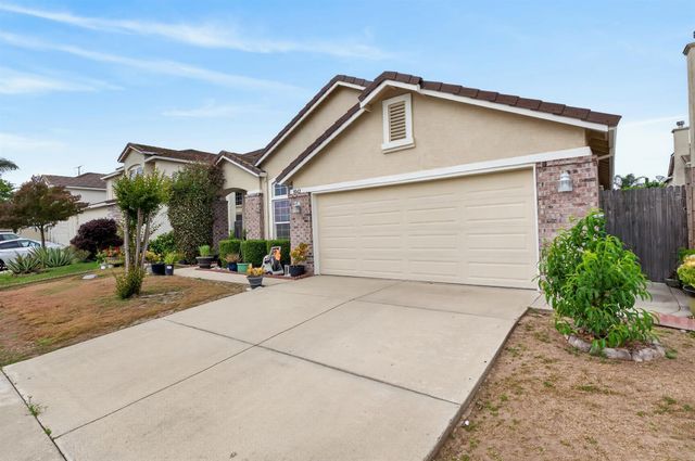 9042 Warmsprings St, Elk Grove, CA 95758