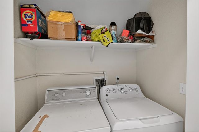 9042 Warmsprings St, Elk Grove, CA 95758