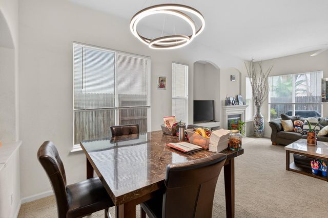 9042 Warmsprings St, Elk Grove, CA 95758