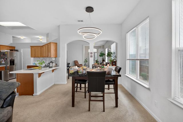 9042 Warmsprings St, Elk Grove, CA 95758