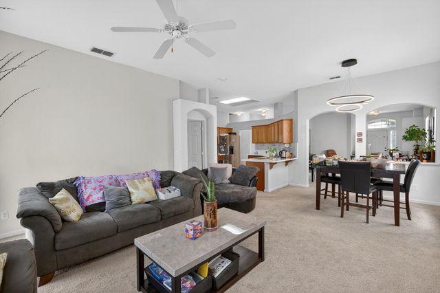 9042 Warmsprings St, Elk Grove, CA 95758