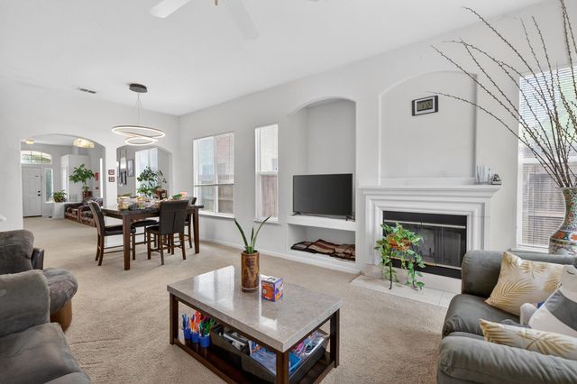9042 Warmsprings St, Elk Grove, CA 95758
