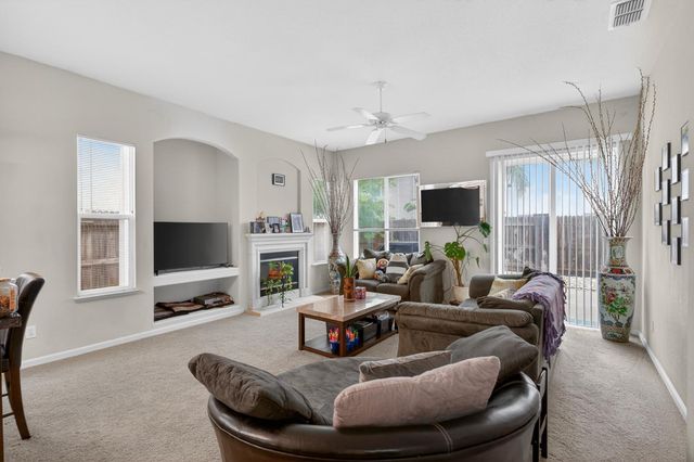 9042 Warmsprings St, Elk Grove, CA 95758