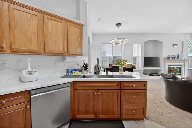 9042 Warmsprings St, Elk Grove, CA 95758