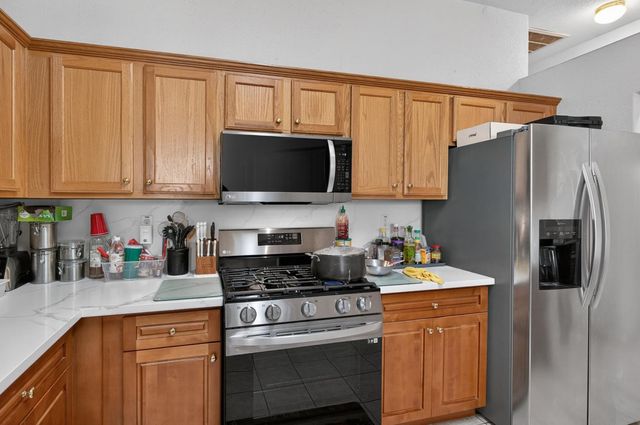 9042 Warmsprings St, Elk Grove, CA 95758