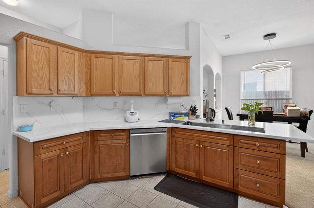 9042 Warmsprings St, Elk Grove, CA 95758