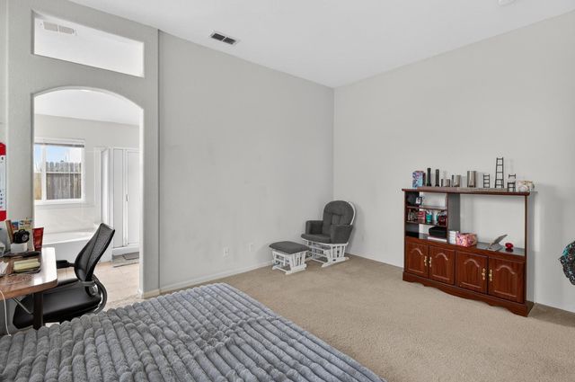 9042 Warmsprings St, Elk Grove, CA 95758
