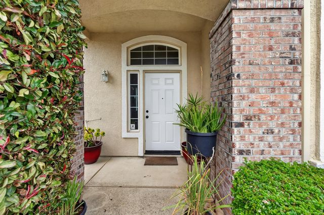 9042 Warmsprings St, Elk Grove, CA 95758