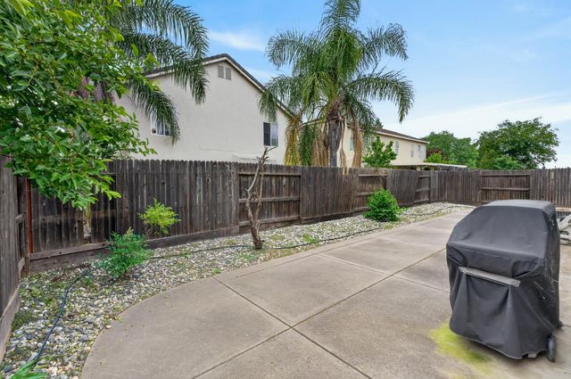 9042 Warmsprings St, Elk Grove, CA 95758