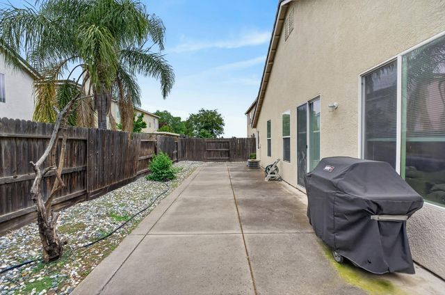 9042 Warmsprings St, Elk Grove, CA 95758
