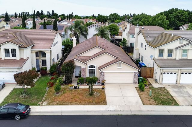 9042 Warmsprings St, Elk Grove, CA 95758