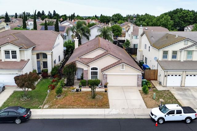 9042 Warmsprings St, Elk Grove, CA 95758