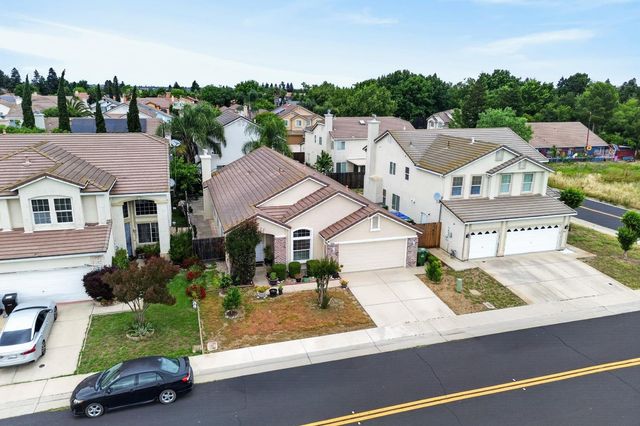 9042 Warmsprings St, Elk Grove, CA 95758