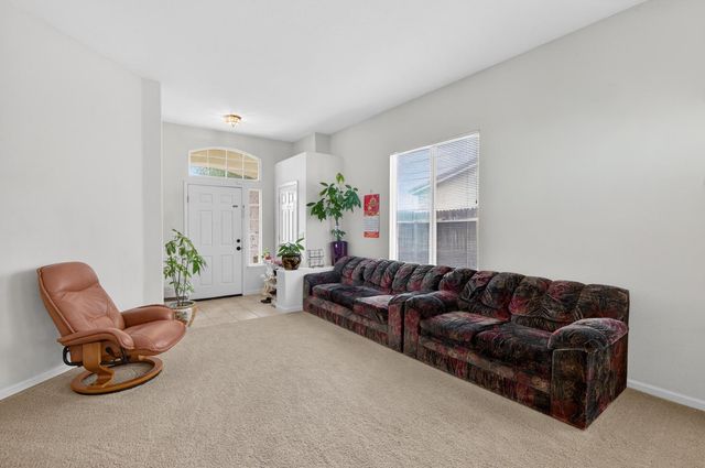 9042 Warmsprings St, Elk Grove, CA 95758