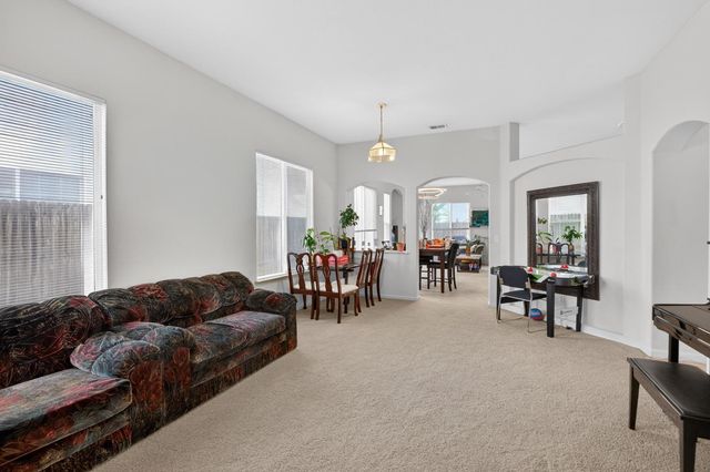9042 Warmsprings St, Elk Grove, CA 95758