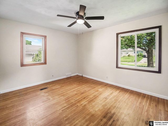 7839 Grover Street, Omaha, NE 68124