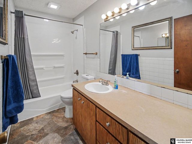7839 Grover Street, Omaha, NE 68124