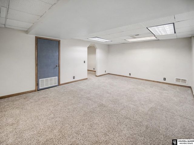 7839 Grover Street, Omaha, NE 68124