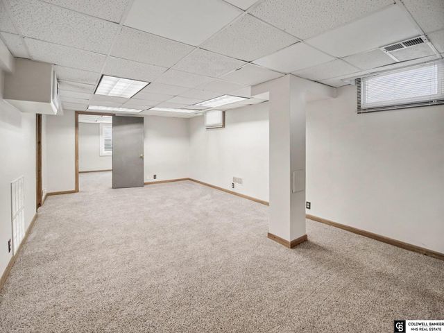 7839 Grover Street, Omaha, NE 68124