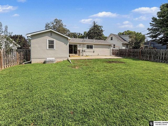 7839 Grover Street, Omaha, NE 68124