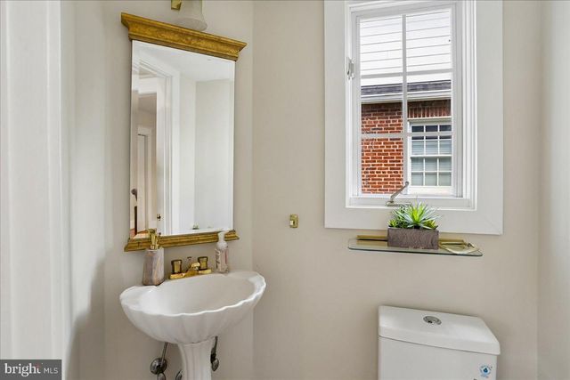 4211 INGOMAR ST NW, Washington, DC 20015