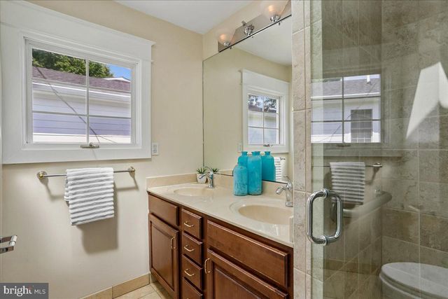 4211 INGOMAR ST NW, Washington, DC 20015
