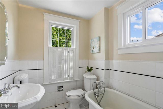 4211 INGOMAR ST NW, Washington, DC 20015