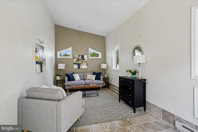 4211 INGOMAR ST NW, Washington, DC 20015