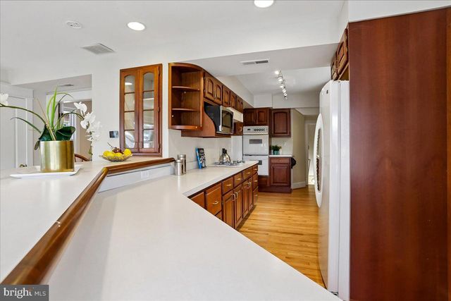 4211 INGOMAR ST NW, Washington, DC 20015