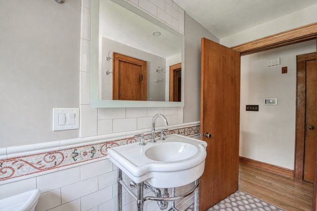 8 Central St, Stoughton, MA 02072