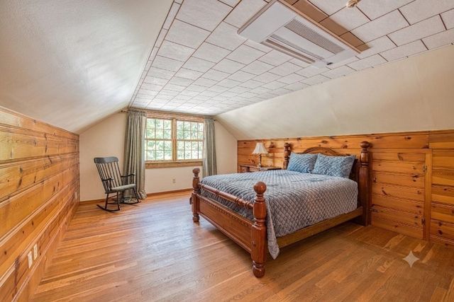 8 Central St, Stoughton, MA 02072