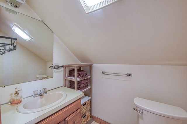 8 Central St, Stoughton, MA 02072
