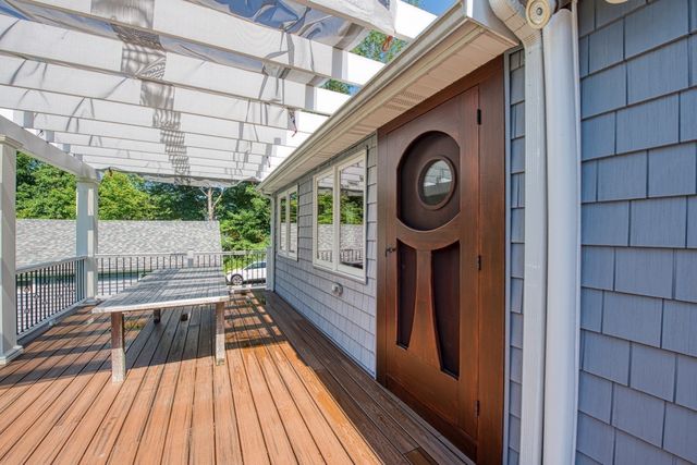 8 Central St, Stoughton, MA 02072