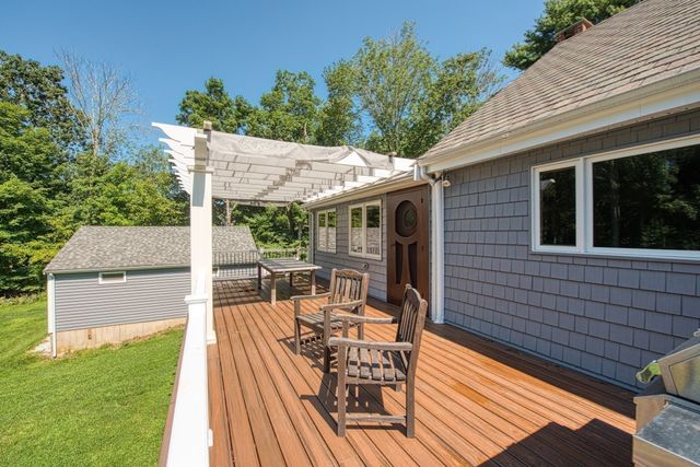 8 Central St, Stoughton, MA 02072