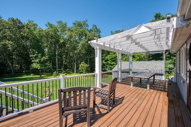 8 Central St, Stoughton, MA 02072