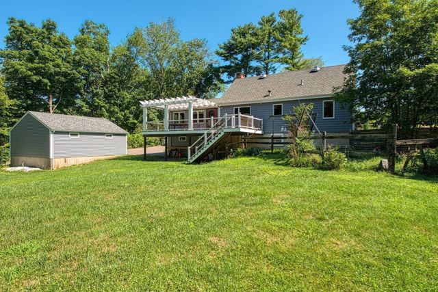 8 Central St, Stoughton, MA 02072